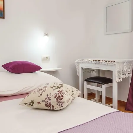 Apartment Snjezana *