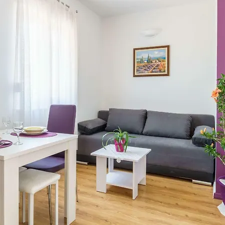 Snjezana Apartment *