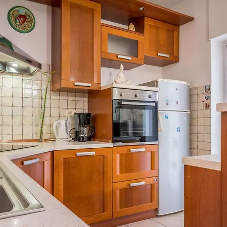 Snjezana Apartment Gata